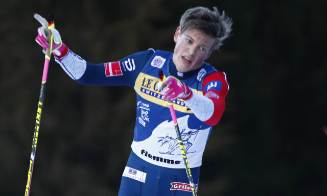 VIDEO: Her blir Klæbo tidenes yngste Tour de Ski-vinner